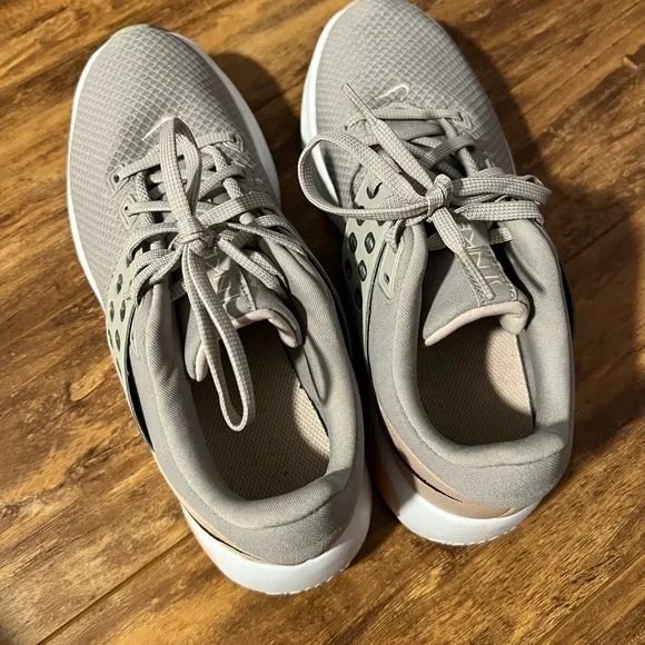 Nike Women's Air Max Bella Training Shoes - Picture 6 of 7